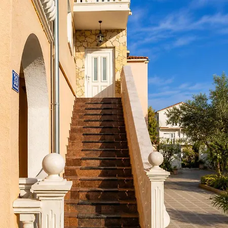 Inreisen Dolmar Apartament